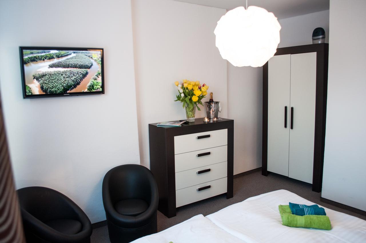Hotel Rezident Turčianske Teplice エクステリア 写真