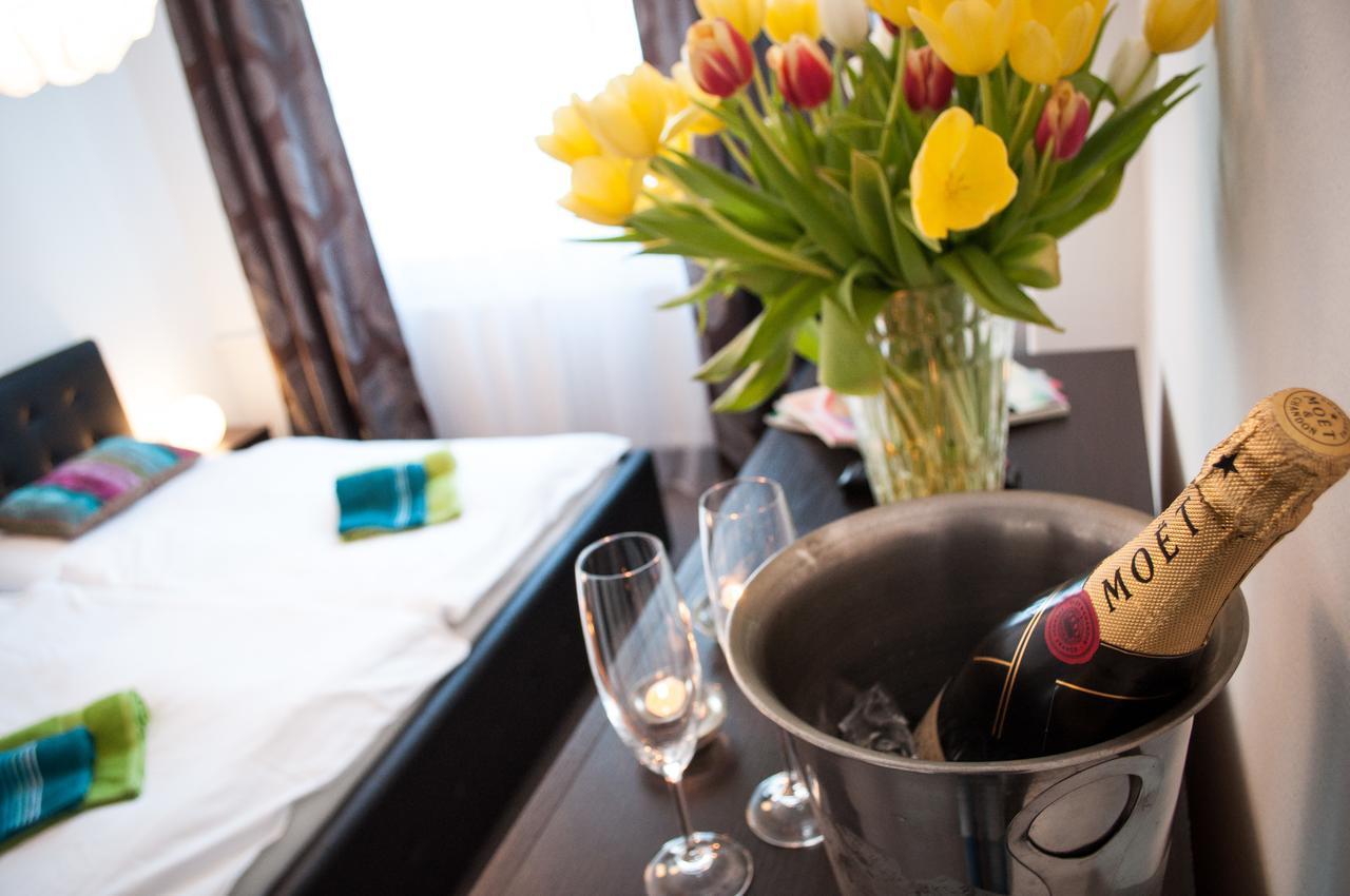 Hotel Rezident Turčianske Teplice エクステリア 写真