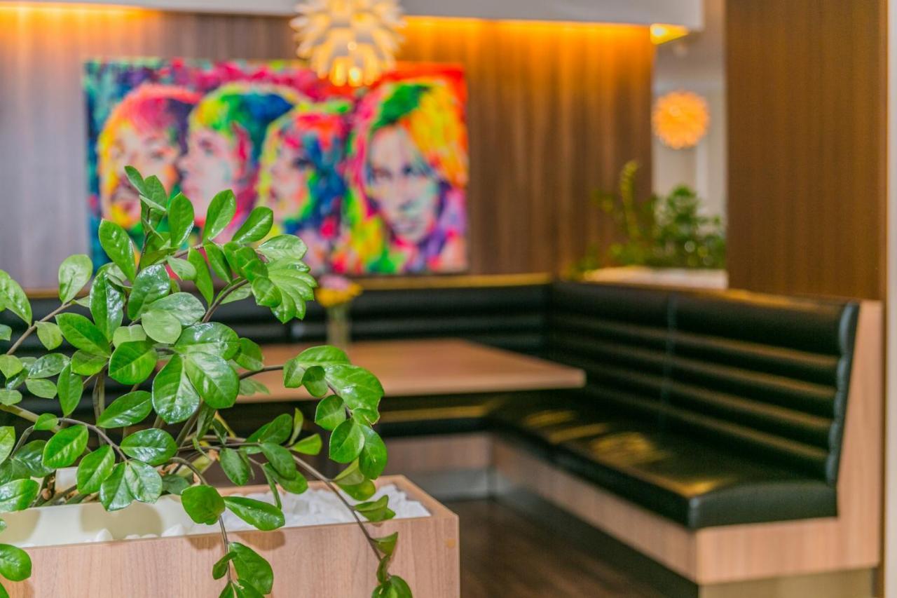 Hotel Rezident Turčianske Teplice エクステリア 写真